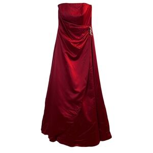 David's Bridal Red  Satin Strapless Side Drape Bridal Gown With brooch Size 6